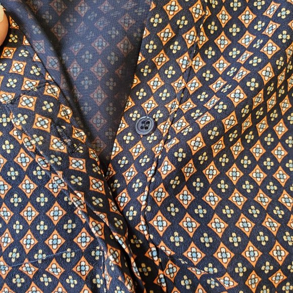 Lined shift dress w/ buttons & flower pattern NWT - Picture 3 of 9